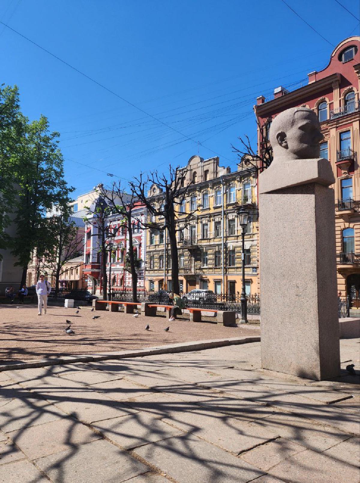 Featured image of post Солнечно-книжное сегодня 🥰
