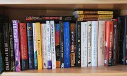 Featured image of post Раз уж я нежданно-негаданно явилась сегодня на #skladbook ударение произвольное 😁 уж очень мне не нравилось "книгохранилище", придумала новое слово, но пока не поняла - быть или не быть, зато сколько 